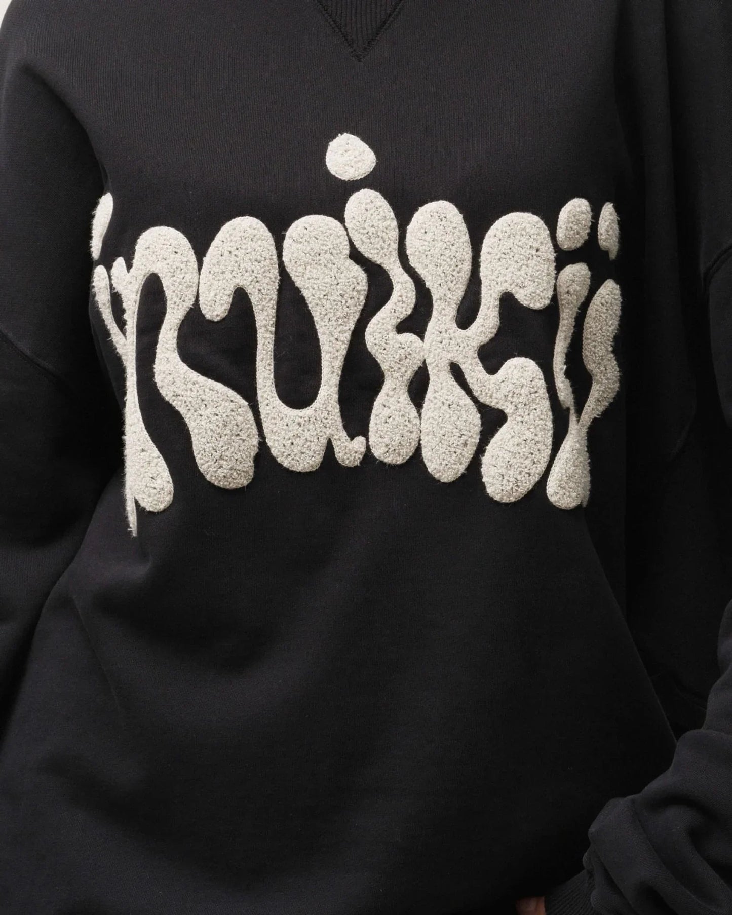 Inuikii - Sweatshirt - Black - Flock Logo - Stilkompagniet.dk