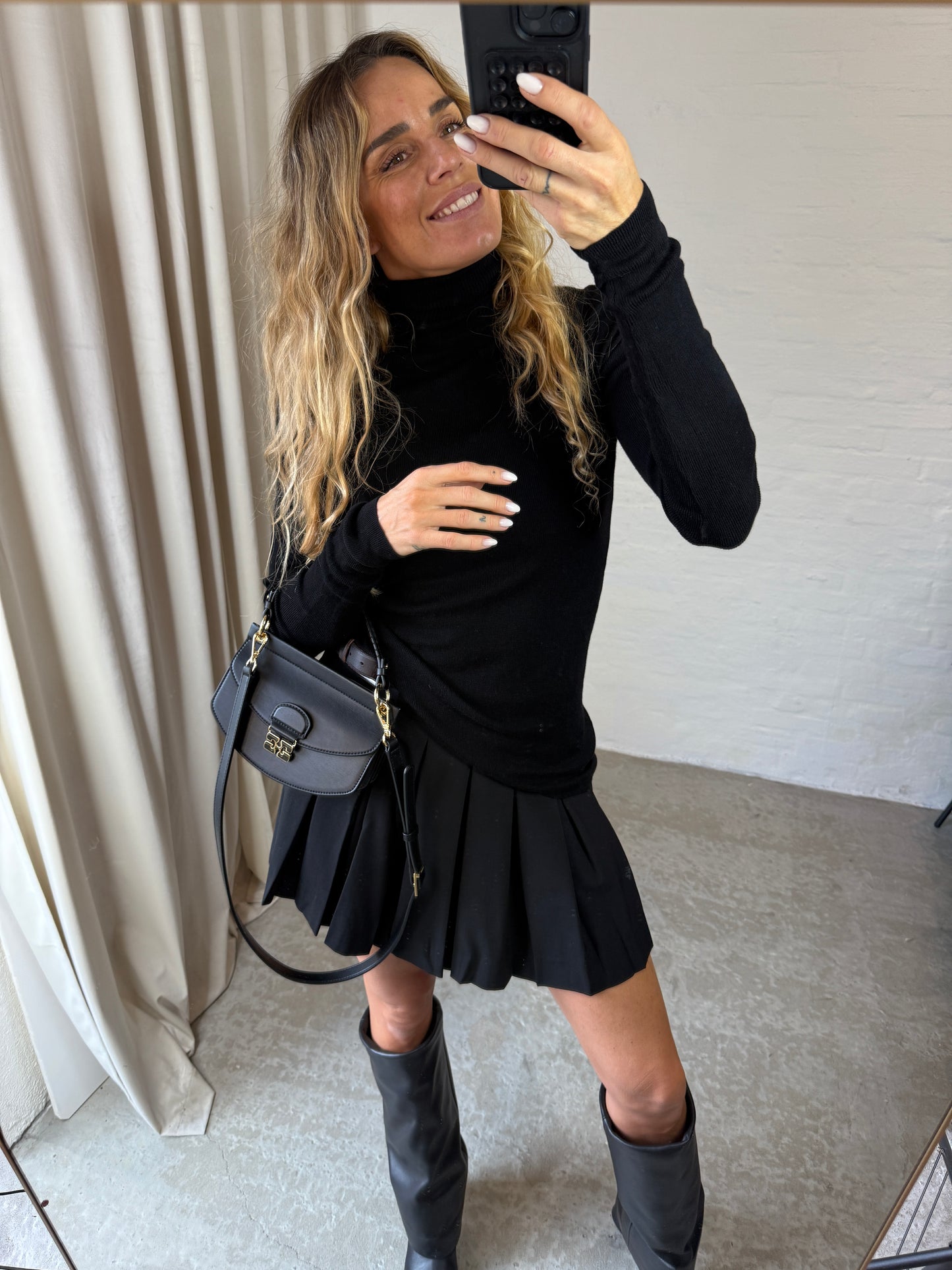 The Collection - Asymmetrisk bluse - Black - Zana
