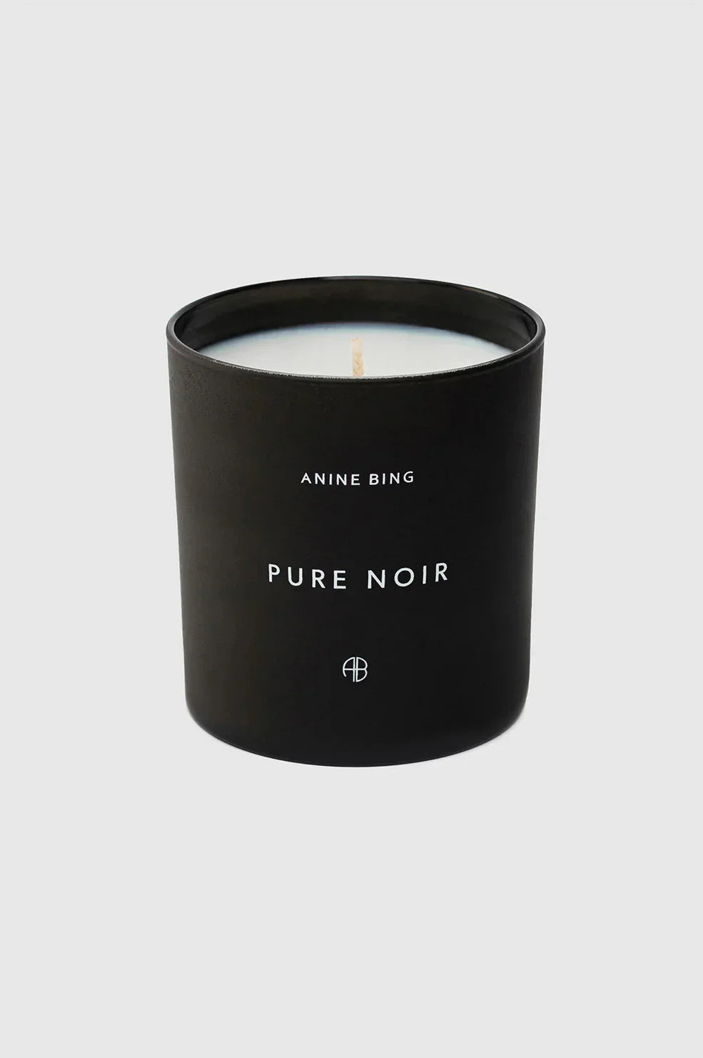 Pure Noir Candle fra Anine Bing er et eksklusivt duftlys
