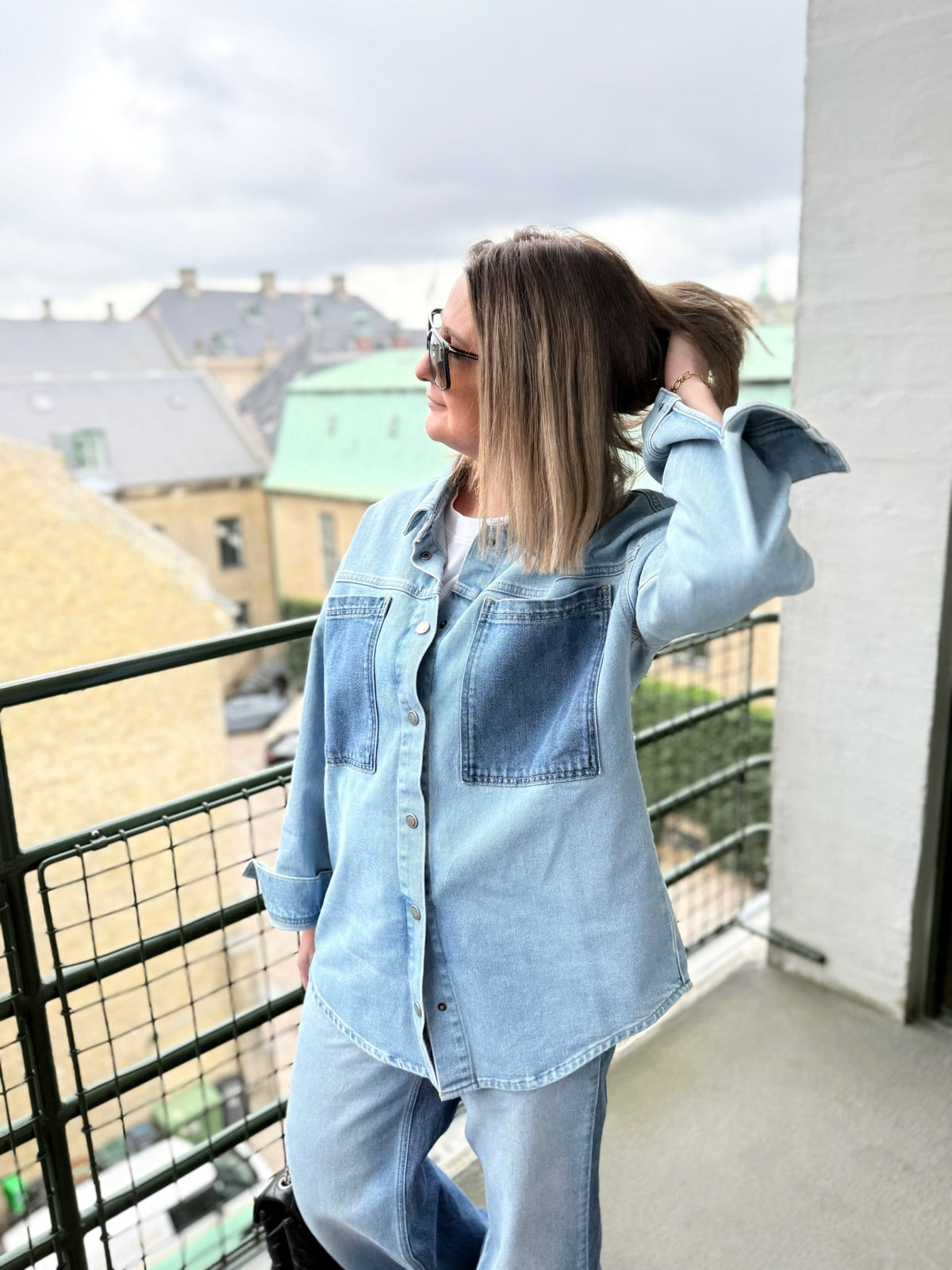 My Essential Wardrobe - Denimskjorte - Light Blue - Mazie Boxy Mix