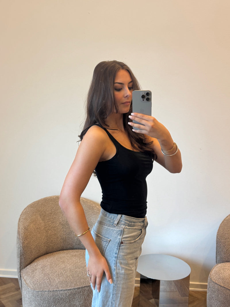 The Collection - Top - Black - Sia