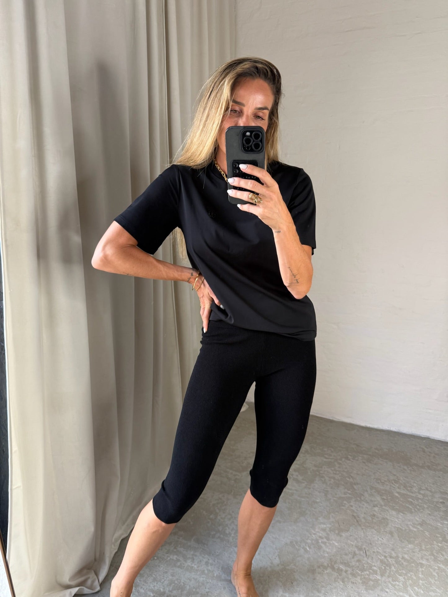 The Garment - T-shirt - Black - TG Logo tee