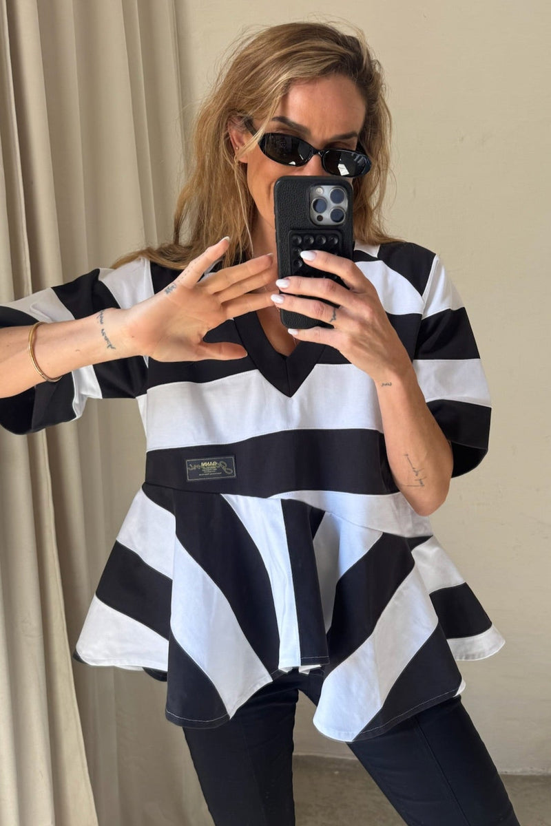Ganni - T-shirt - Black/White striped - Heavy cotton peplum