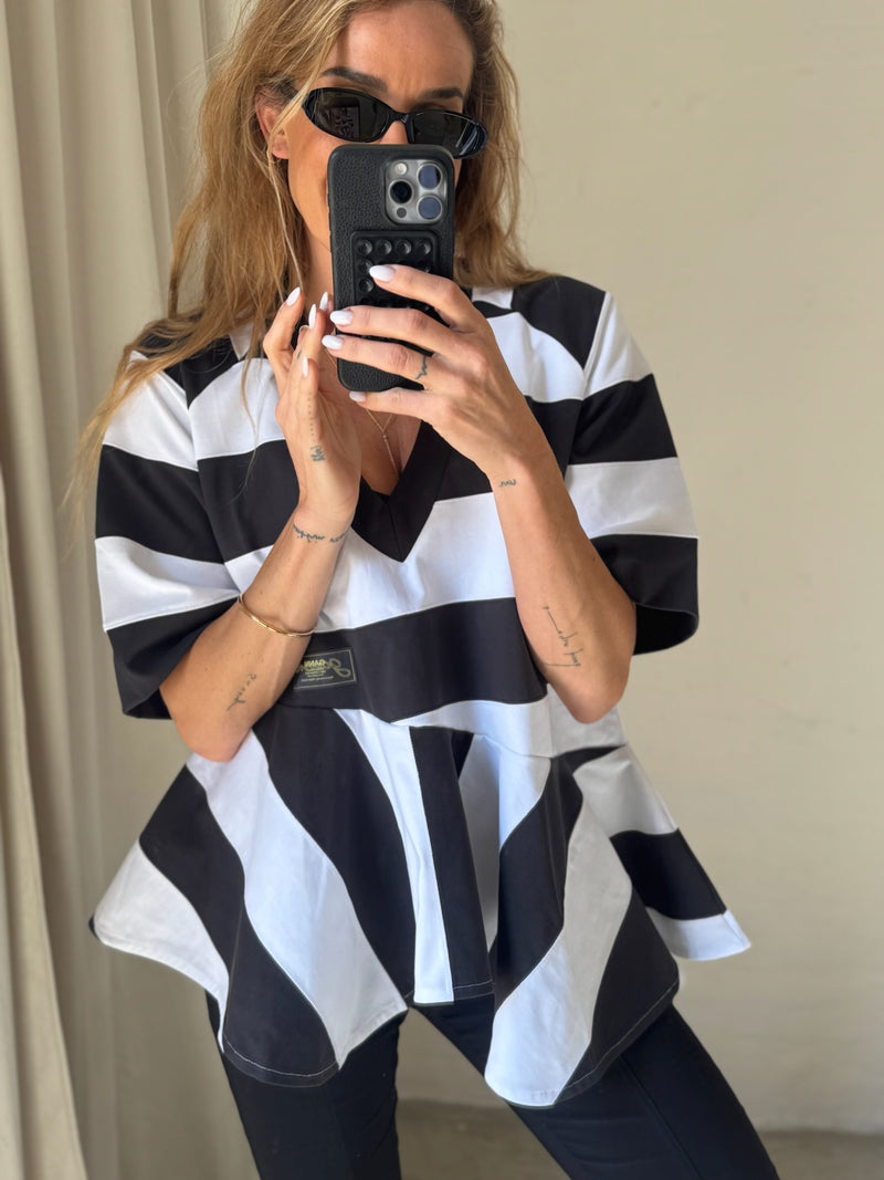 Ganni - T-shirt - Black/White striped - Heavy cotton peplum