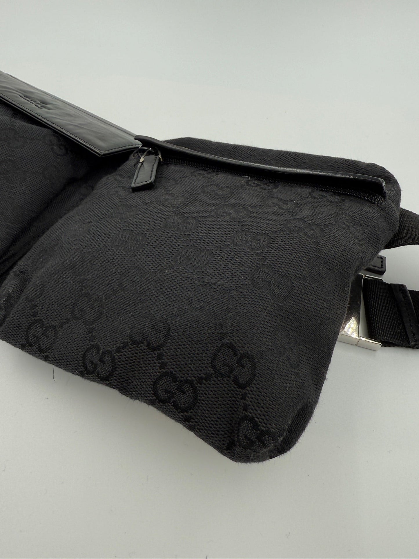 Gucci - Sort - GG canvas bæltetaske - Secondhand