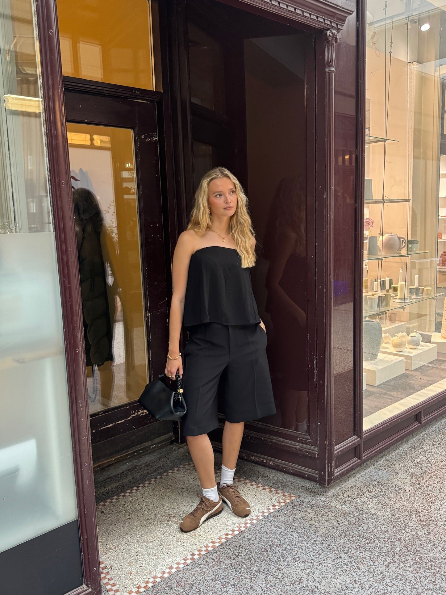 My Essential Wardrobe - Shorts - Black - Yola Bermuda - Stilkompagniet.dk