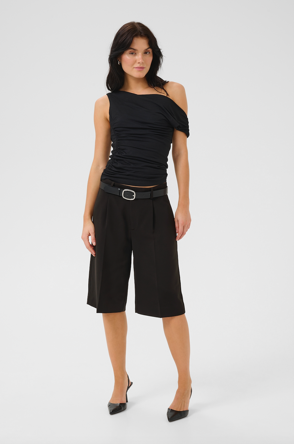 My Essential Wardrobe - Shorts - Black - Yola Bermuda