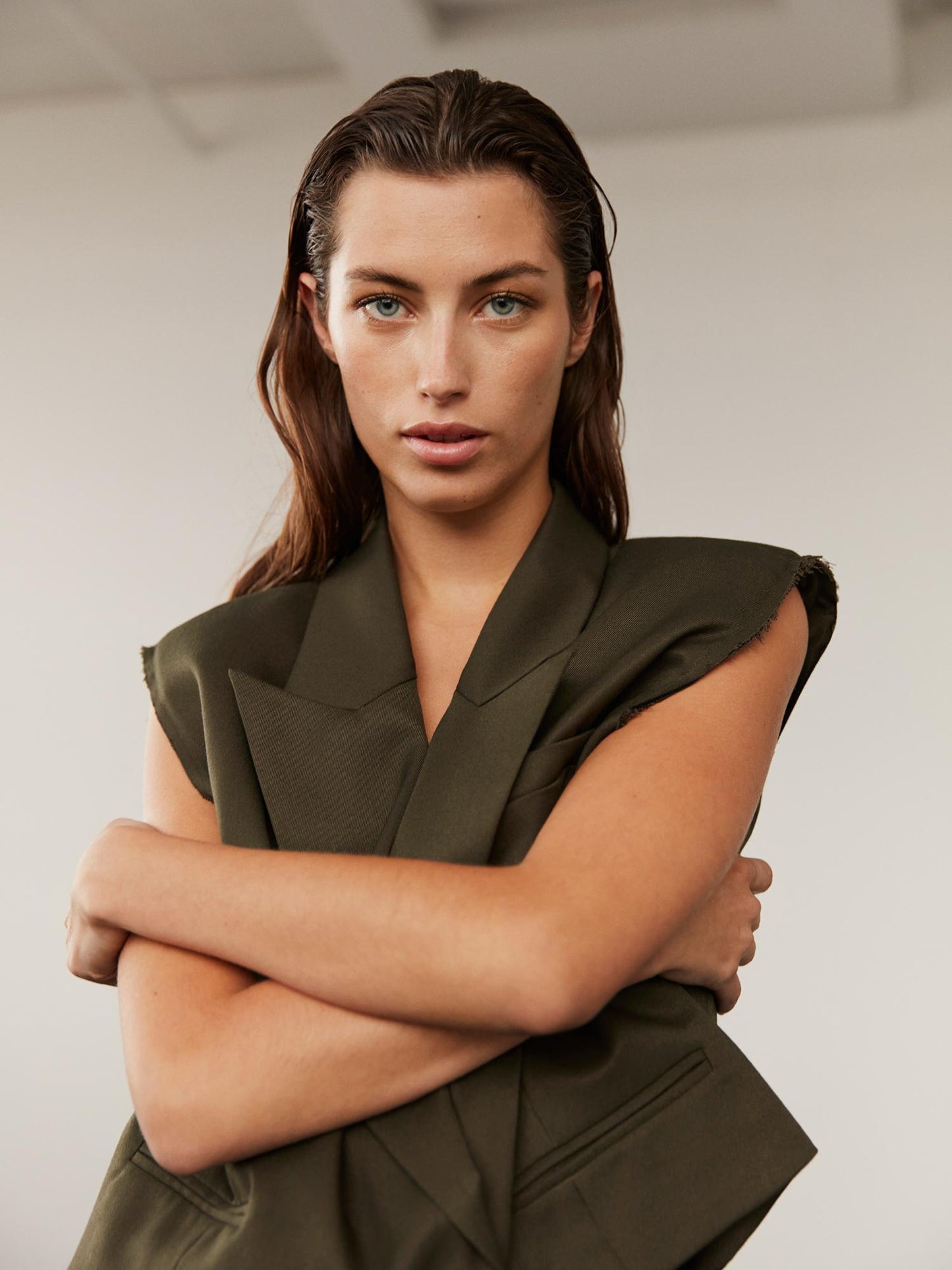 Sofie Schnoor - Vest - Kort Olive - Twill S244416 - Stilkompagniet.dk