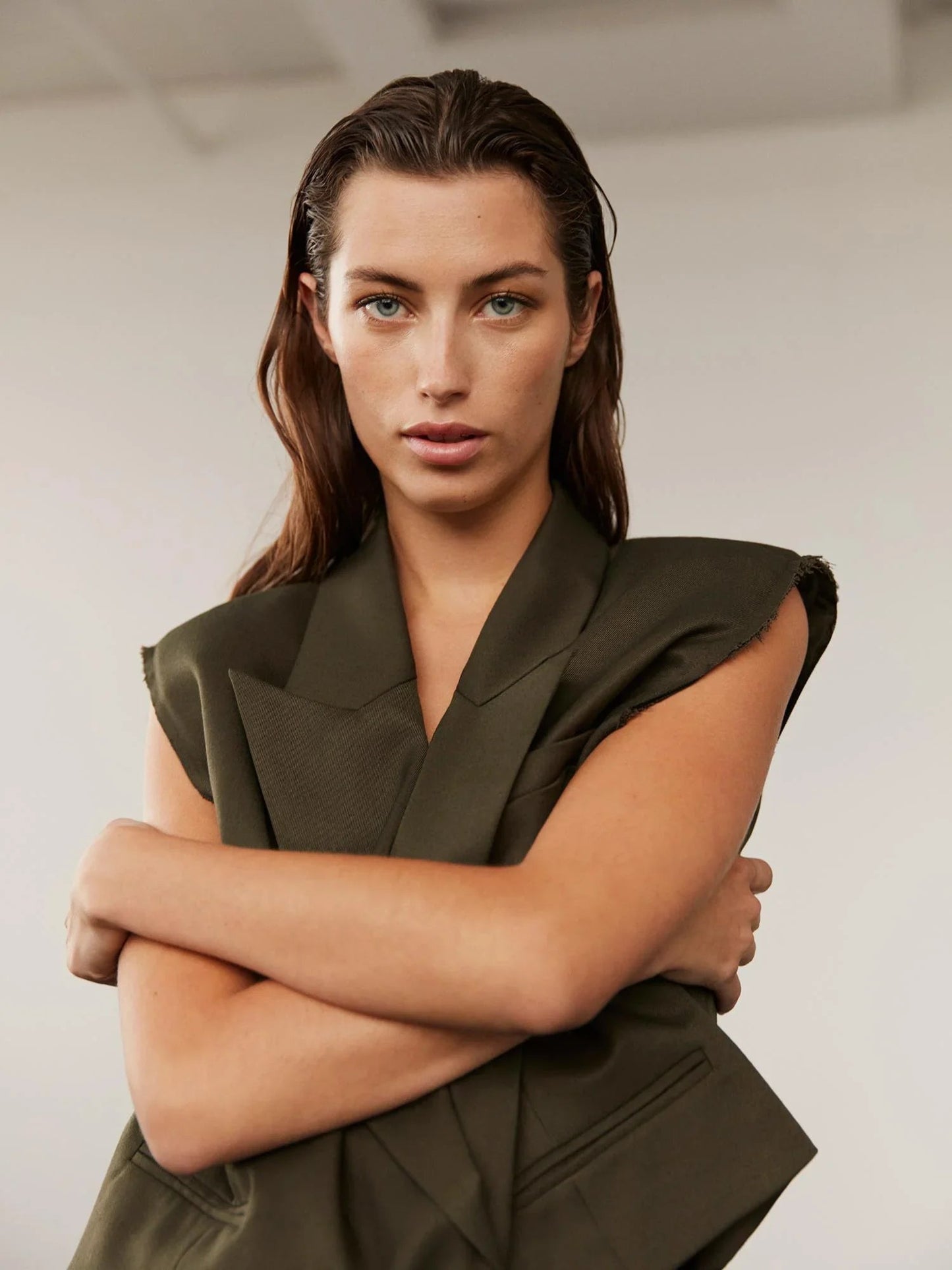 Sofie Schnoor - Vest - Kort Olive - Twill S244416 - Stilkompagniet.dk
