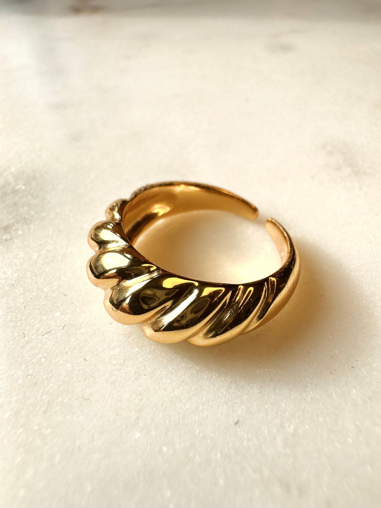 Andcopenhagen Smykker Curly guld ring - Curly Justerbar - Andcopenhagen