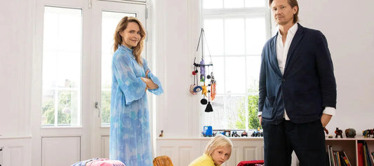Ditte og Nicolaj Reffstrup med deres børn i København – grundlæggerne bag GANNI, dansk design og global mode.