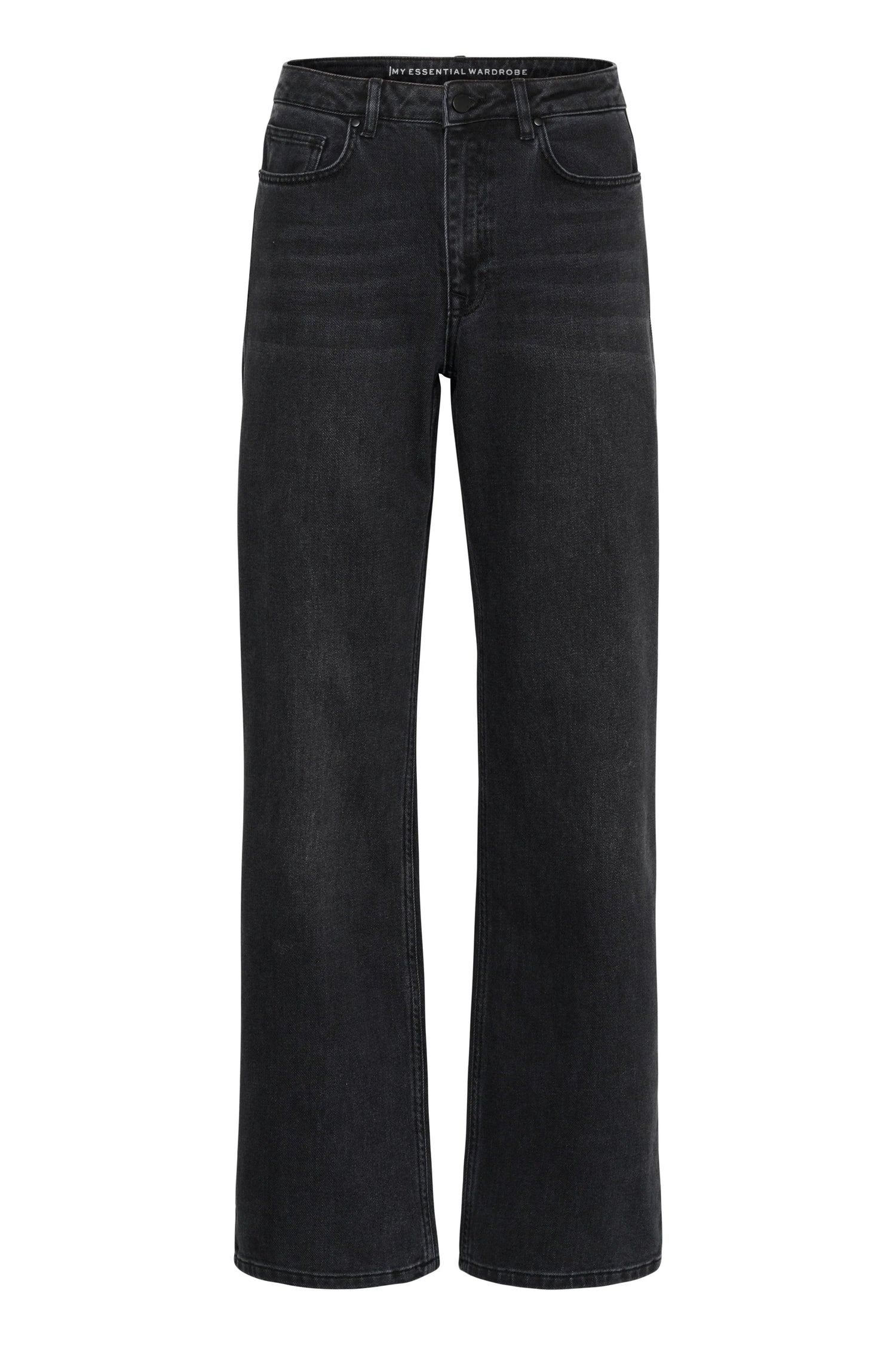 Sorte jeans med femlommedesign, bæltestropper og retro vask.
