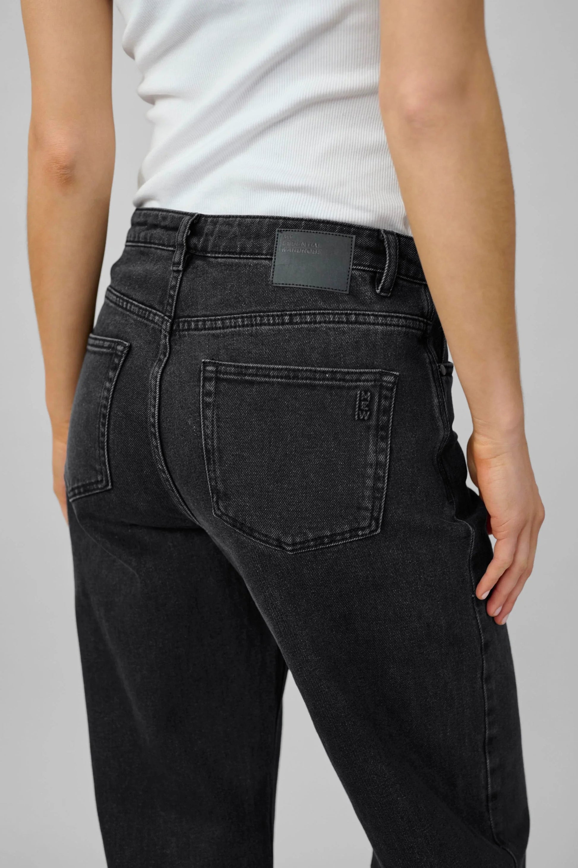 My Essential Wardrobe - Jeans - Black Retro Wash - 05 The Louis 139 - Stilkompagniet.dk