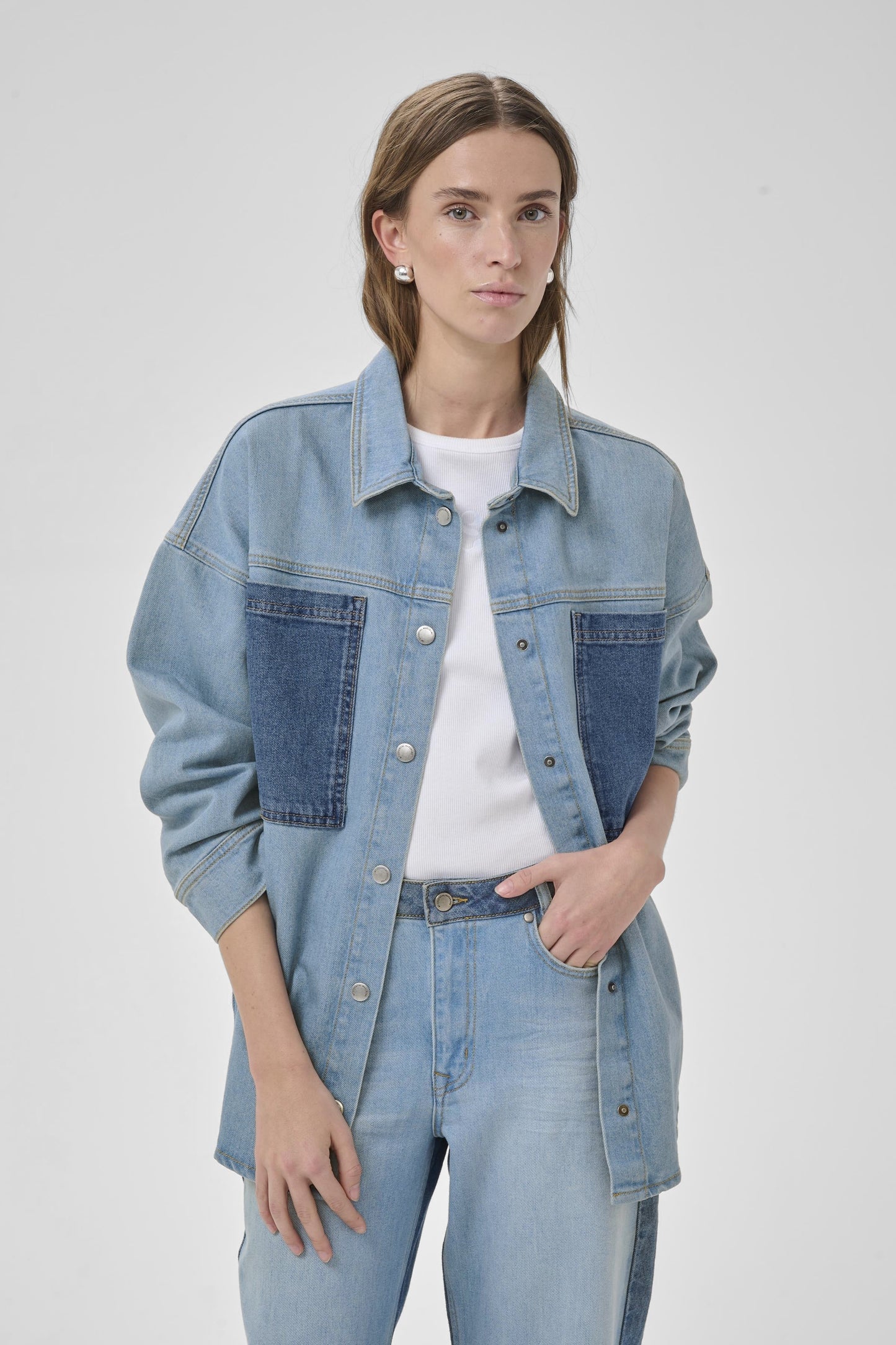 My Essential Wardrobe - Denimskjorte - Light Blue - Mazie Boxy Mix