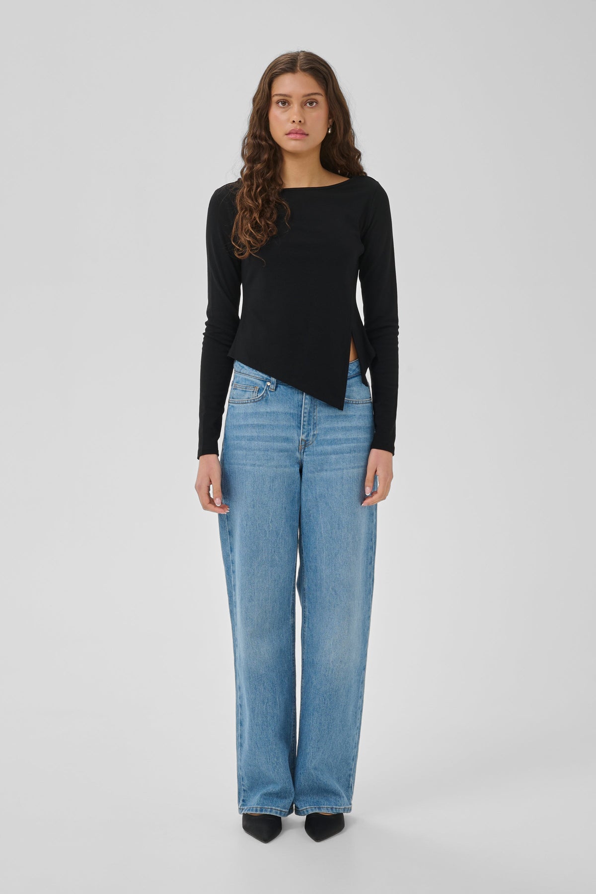 My Essential Wardrobe - Asymmetrisk Bluse - Black - Nupti