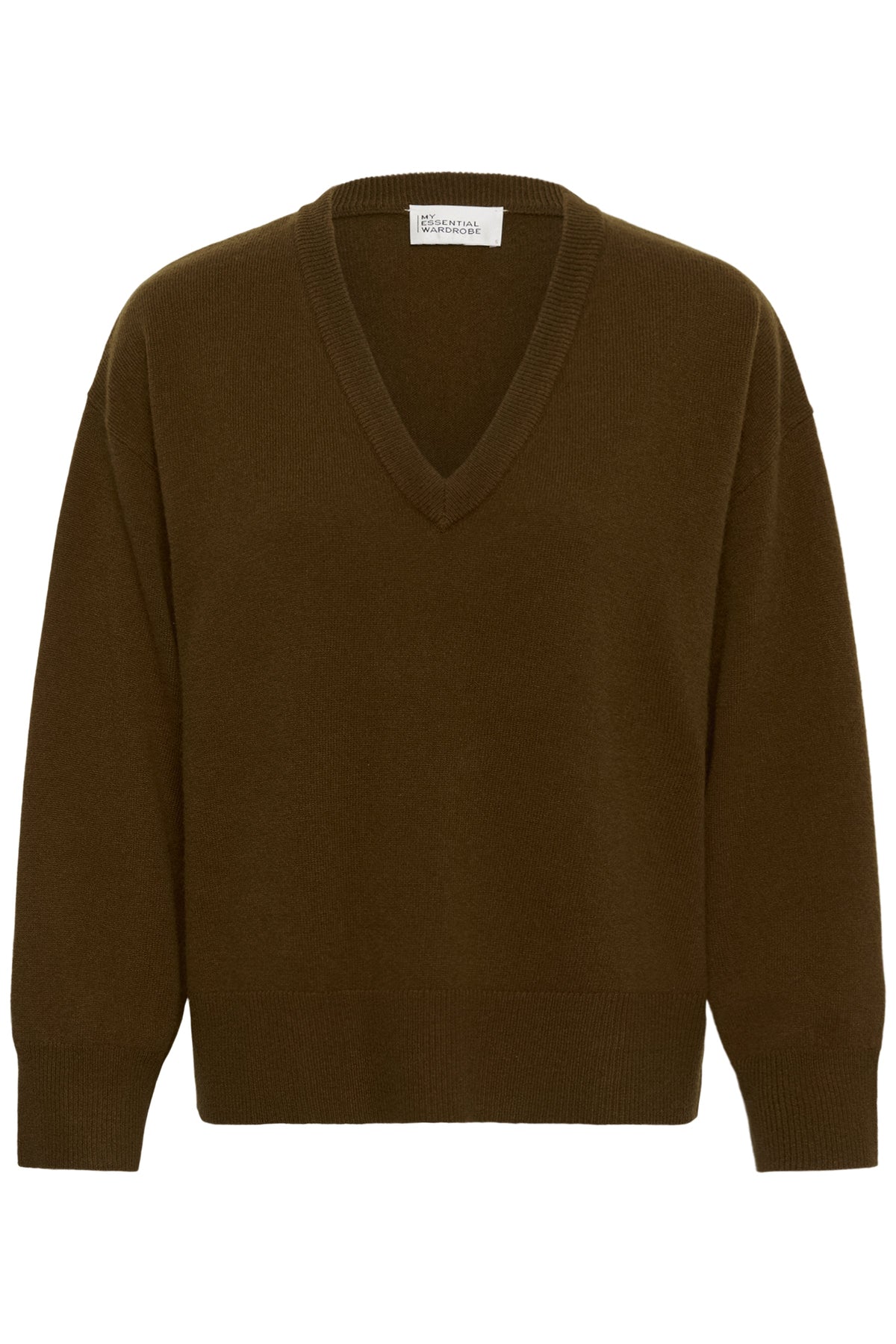 Jola-pulloveren fra My Essential Wardrobe er en ensfarvet strik i den varme nuance Bison packshot