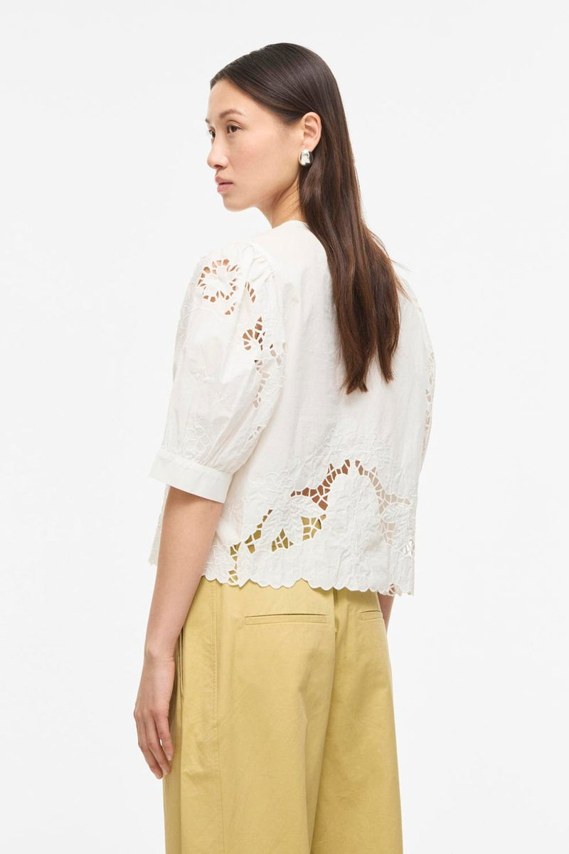 Rouge Edit - Top - Cloud Dancer - Rouscarlet