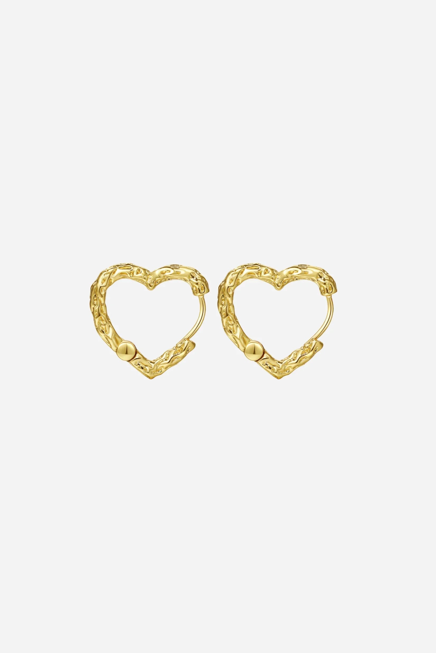 Liza Heart Hoops øreringe fra Andcopenhagen i hjerteform, 18 karat forgyldt 925 sterlingsølv.