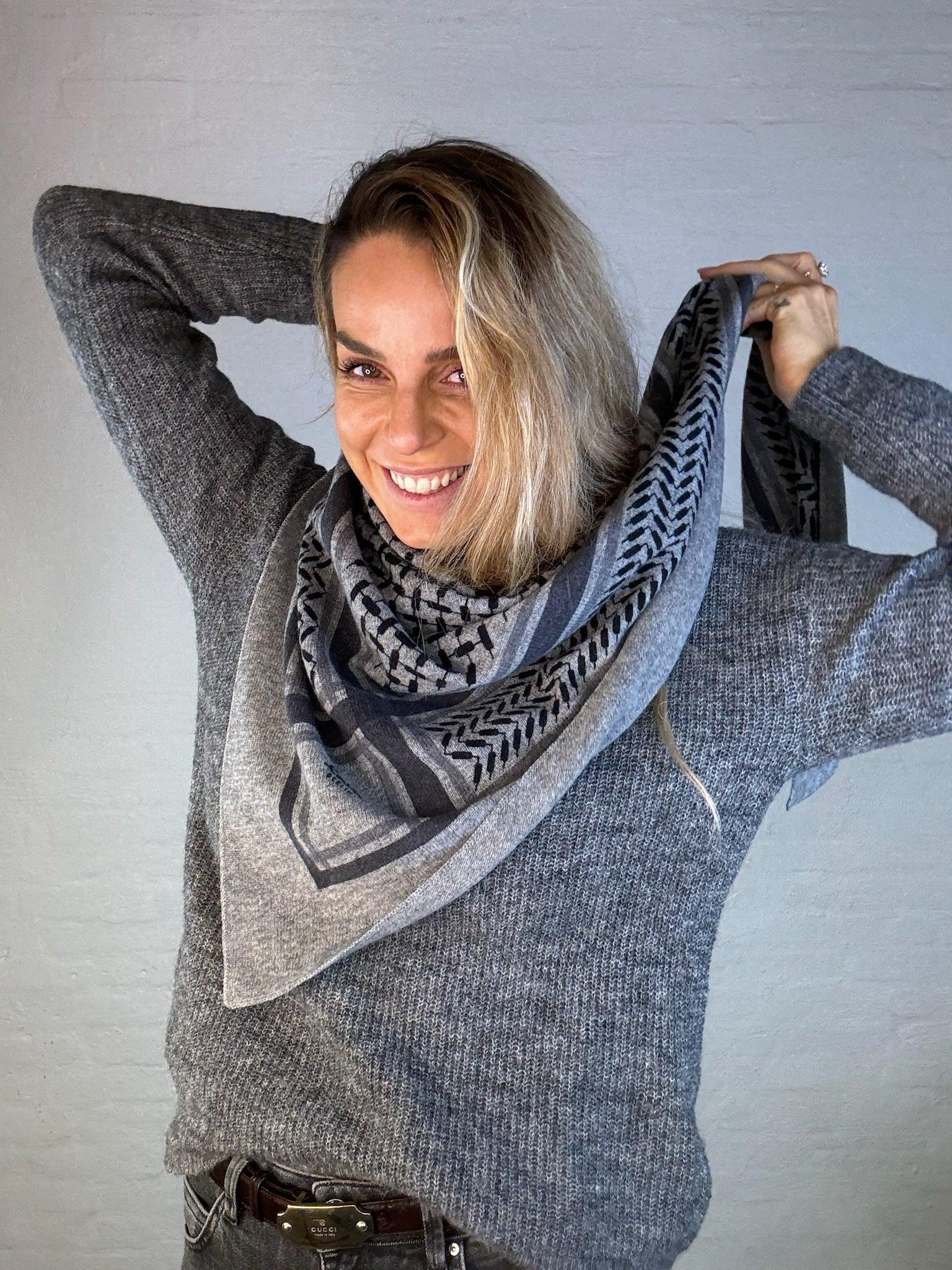 Lala Berlin - Cashmere tørklæde - City middlegrey melange - Trinity Classic M - Stilkompagniet.dk