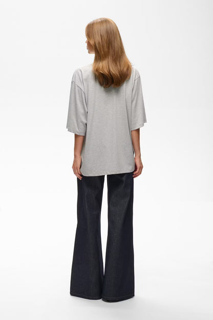 Nadya T-shirt i farven Light Grey Melange fra mærket Gestuz bagfra