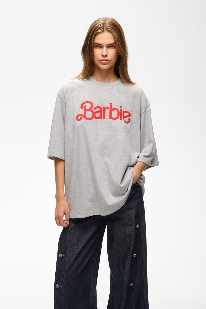 Nadya T-shirt i farven Light Grey Melange fra mærket Gestuz forfra på model