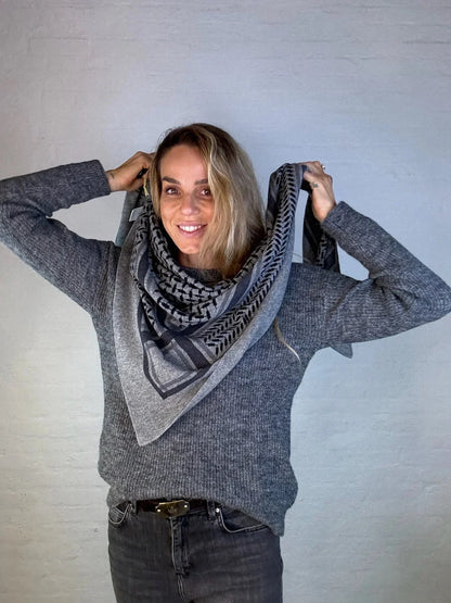 Lala Berlin - Cashmere tørklæde - City middlegrey melange - Trinity Classic M - Stilkompagniet.dk