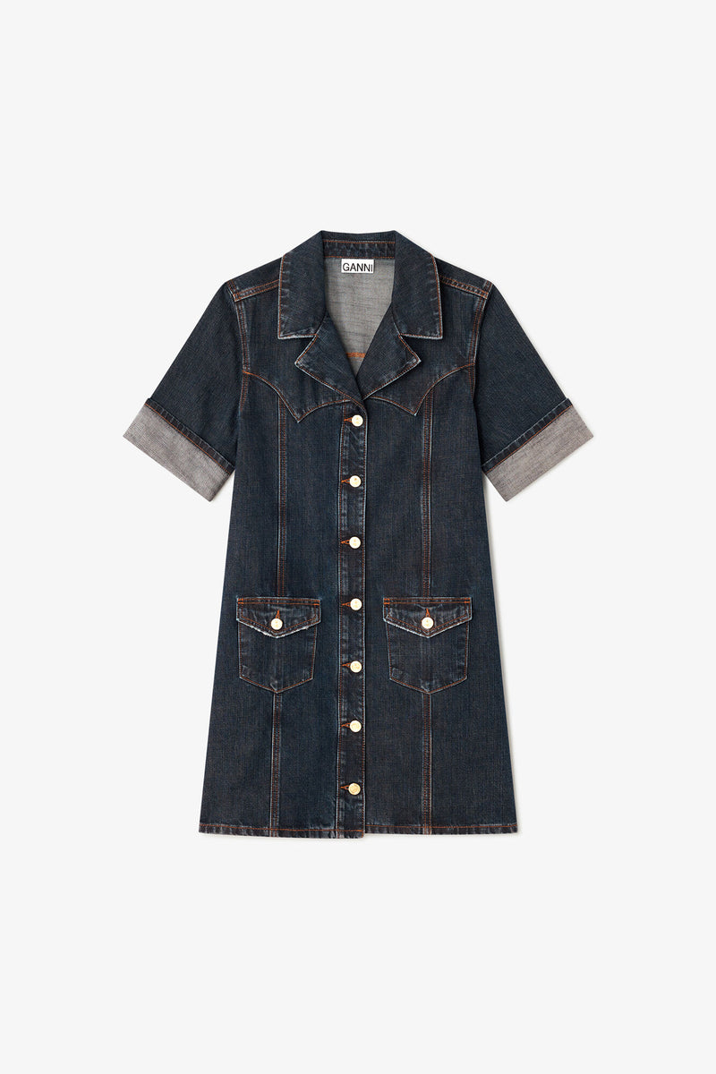denimkjole fra GANNI kombinerer et afslappet udtryk med feminine detaljer
