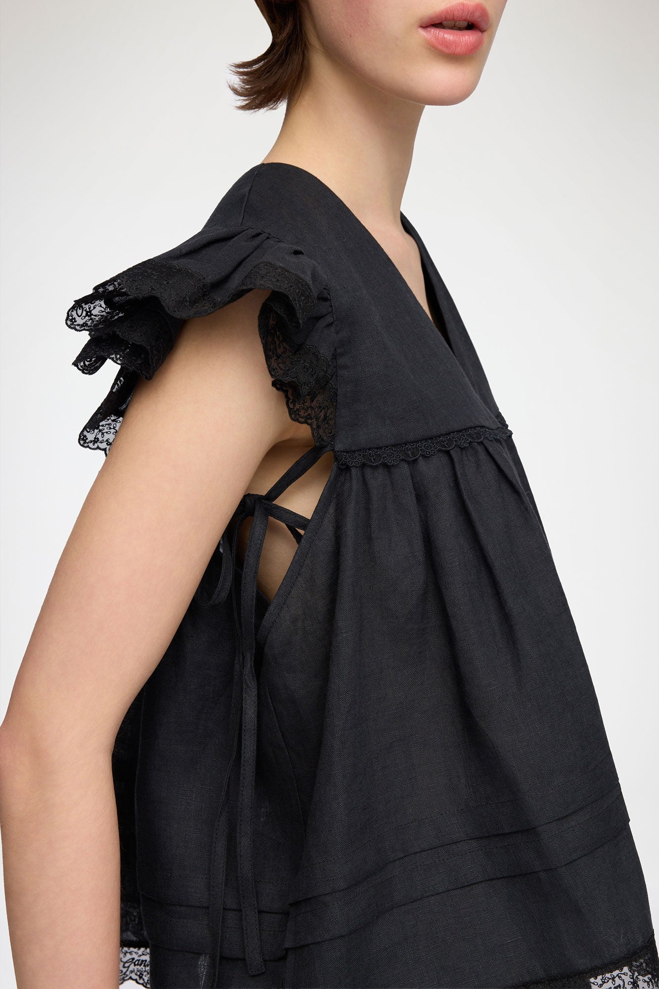 Ganni - Bluse - Sort - Light Linen Angel Sleeve Blouse