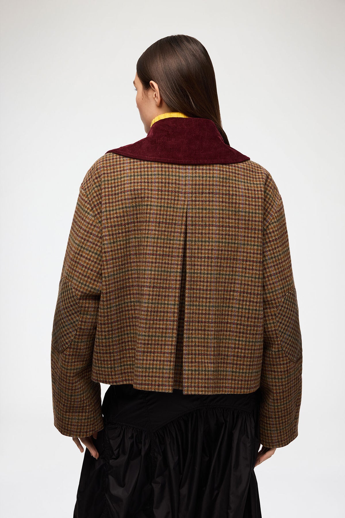 GANNI jakke i ternet twill i Multicolour med løs pasform, kontrastfarvet krave, knap- og lynlåslukning, praktiske forlommer og albuelapper bagfra