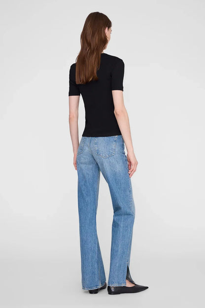 Sixtine Tee Short Sleeve fra ANINE BING er en klassisk sort T-shirt