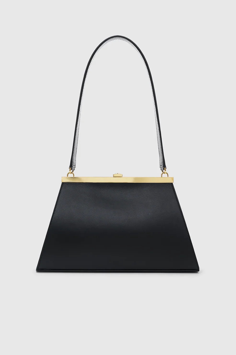 Anine Bag Smooth Leather fra Anine Bing er en elegant skuldertaske i sort læder med en flot, blank finish. 