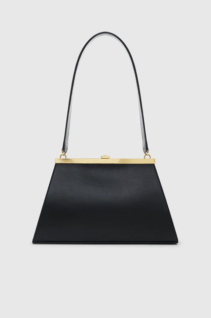 Anine Bag Smooth Leather fra Anine Bing er en elegant skuldertaske i sort læder med en flot, blank finish. 