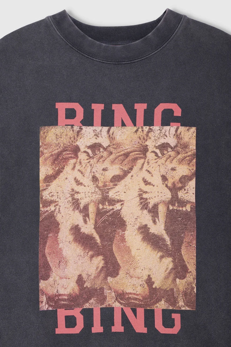 Oversized sweatshirt fra Anine Bing i vasket sort med tigermotiv packshot