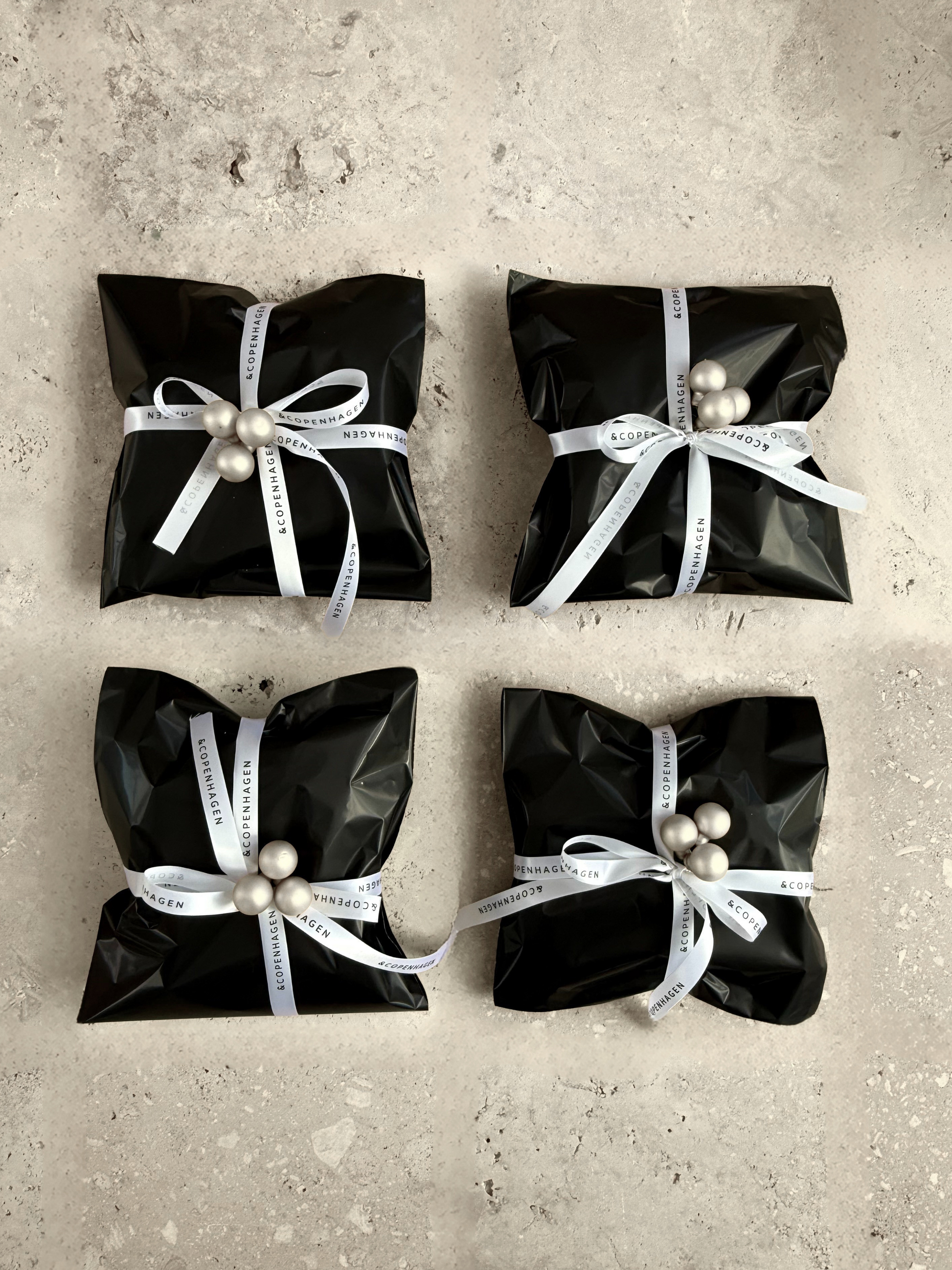 Andcopenhagen - Luksus Adventskalender - 4 Smykker + 4 accessories - Stilkompagniet.dk