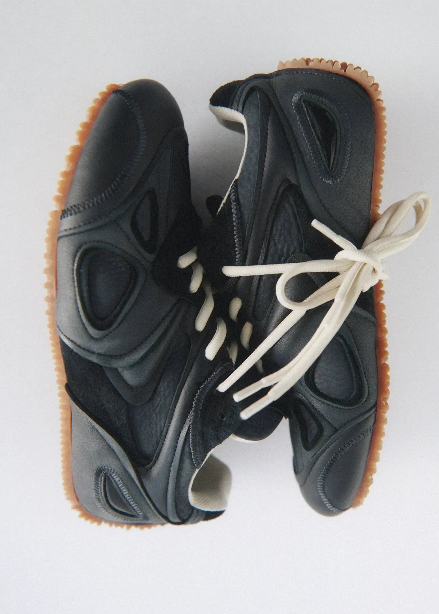 Axel Arigato - Sneakers - Black/Gum - Slow Runner - Stilkompagniet.dk