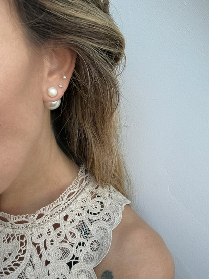 Andcopenhagen - Ørering studs - 18 karat guldbelagt 925 sterlingsølv - Ferskvands perler -  Lille jazz pearl