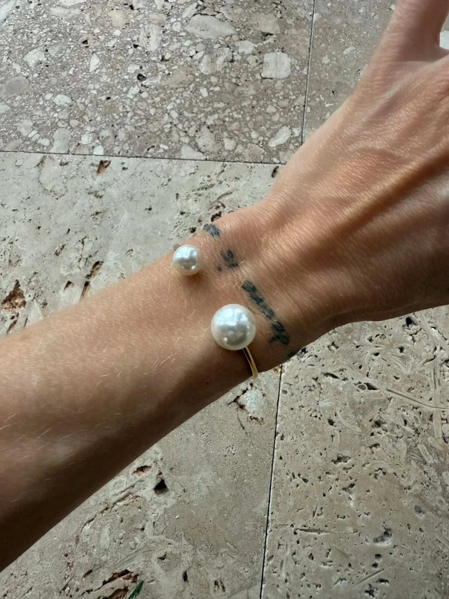 Andcopenhagen - Armbånd - 18 karat guldbelagt stainless steel - Bangle pearl