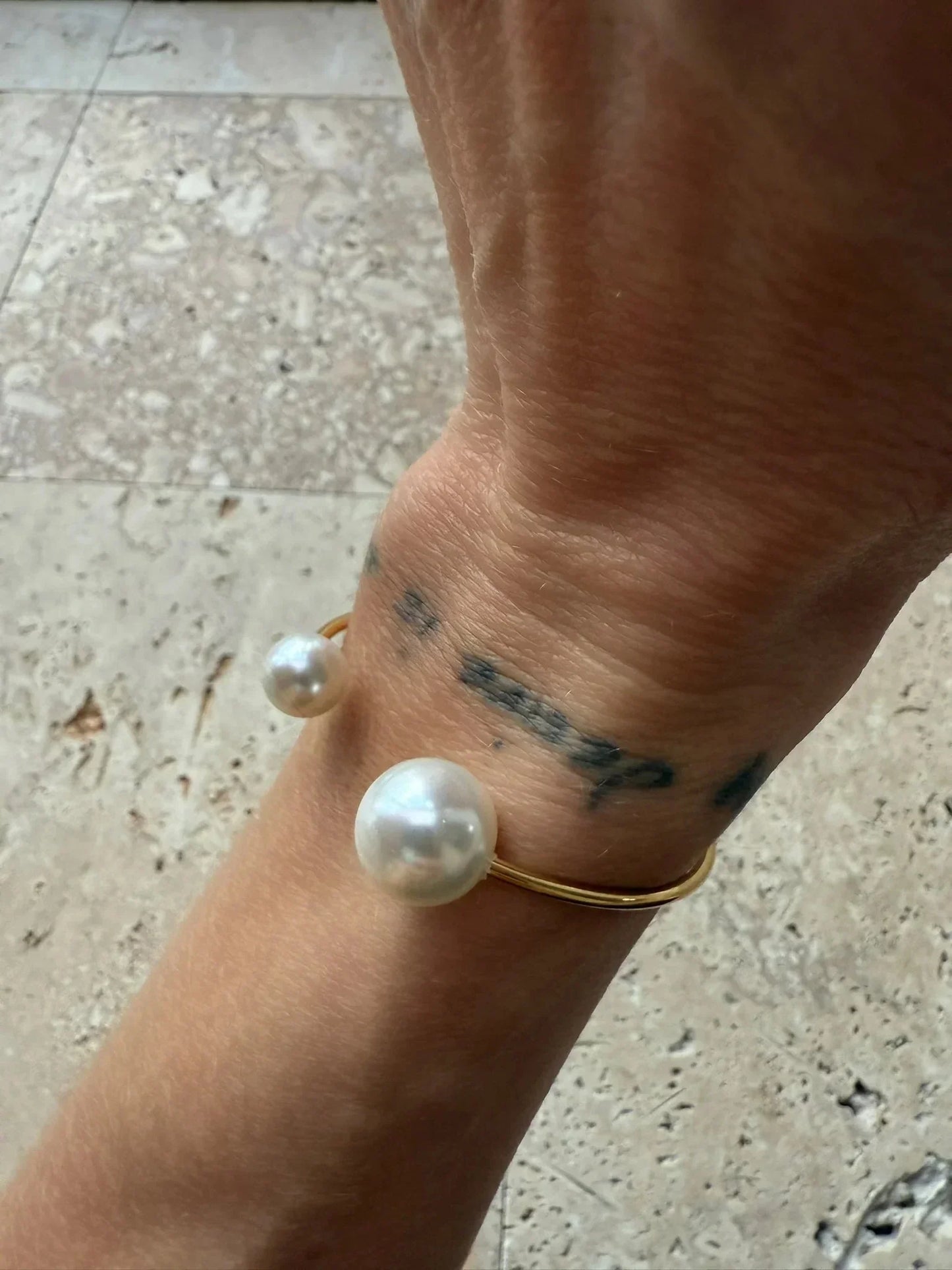 Andcopenhagen - Armbånd - 18 karat guldbelagt stainless steel - Bangle pearl