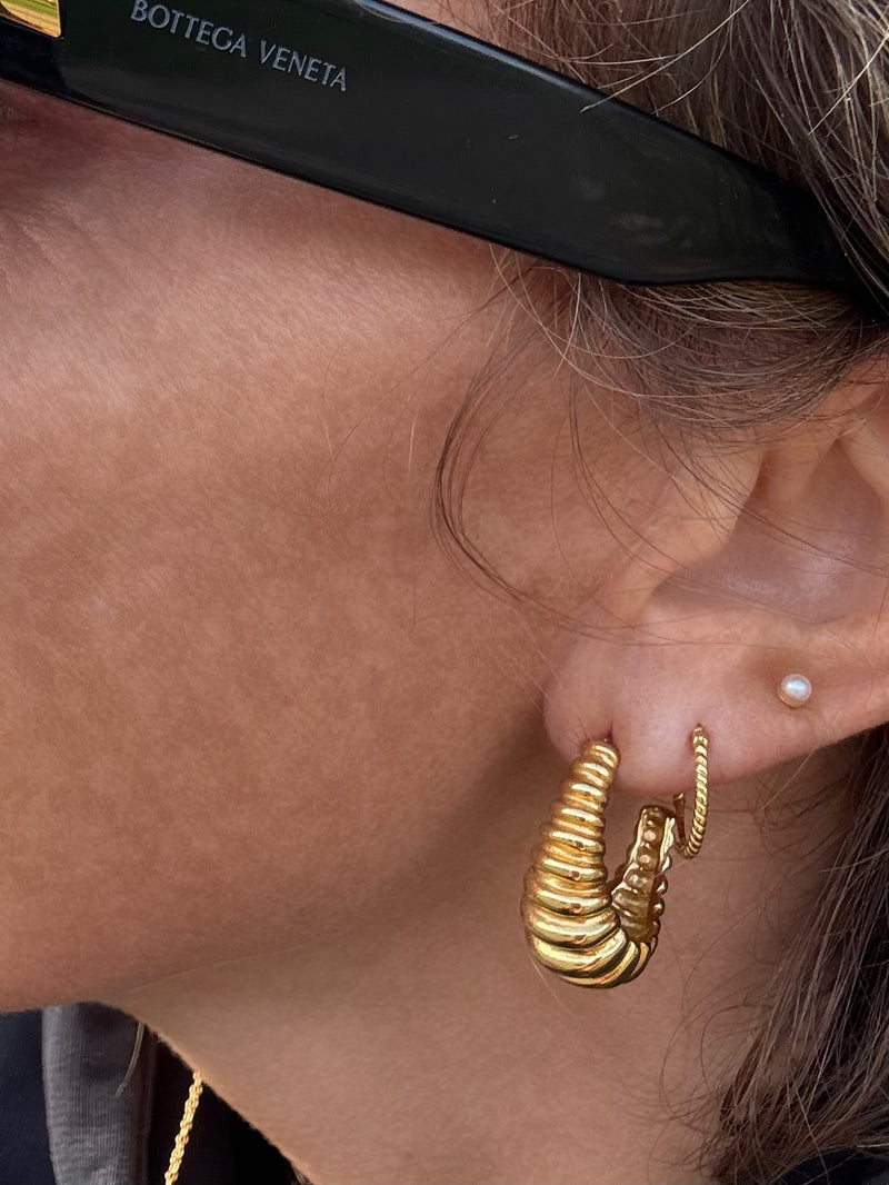 Nine - Curly Earrings