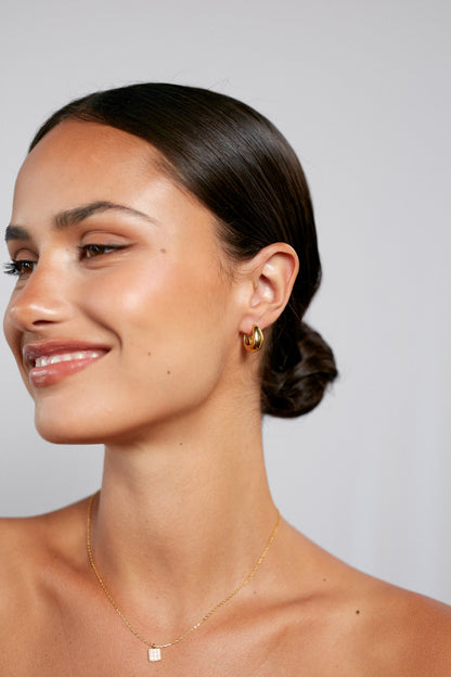 Anni Lu - Øreringe - Guld - Golden Curve Hoops Petit