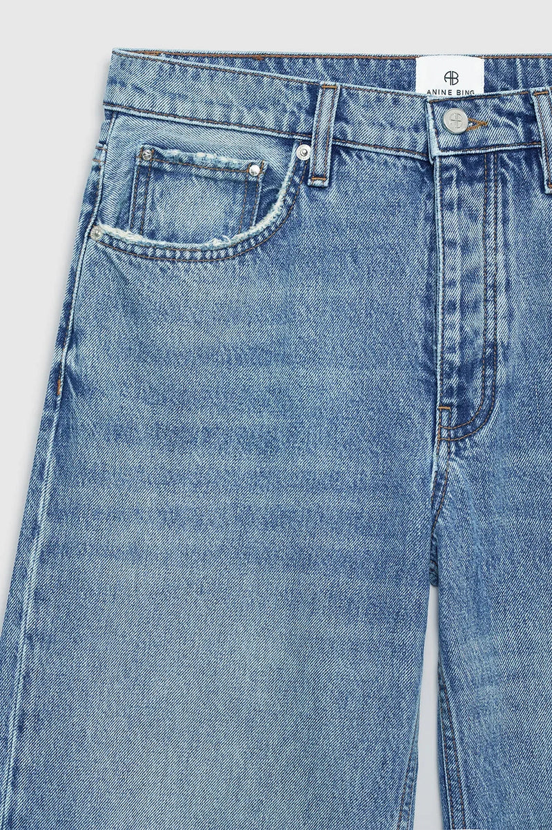 Hugh Jeans fra ANINE BING er inspireret af 90'ernes afslappede denimlook
