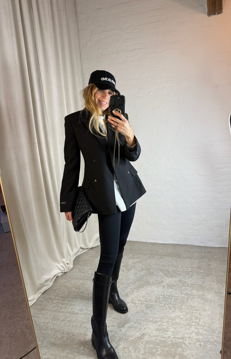Phenumb - Equestra Long - Limited Drop - Black