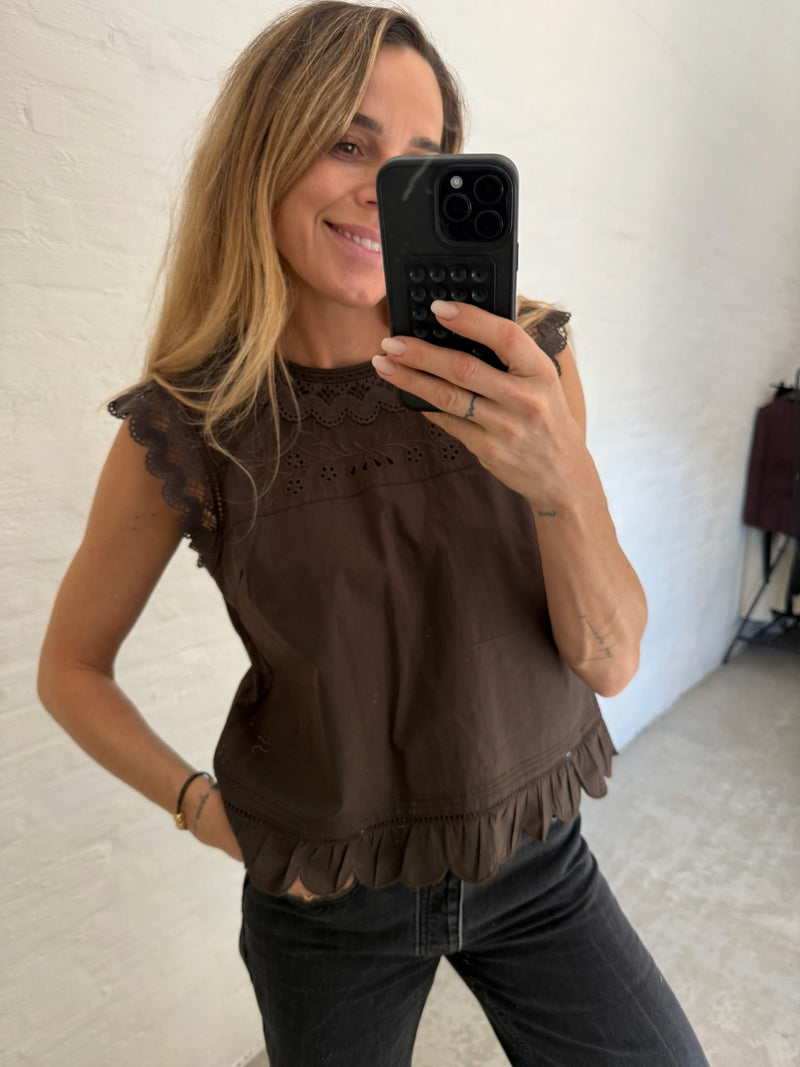 The Garment - Top - Chocolate - Kirsten