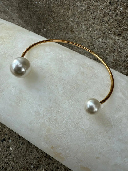 Andcopenhagen - Armbånd - 18 karat guldbelagt stainless steel - Bangle pearl