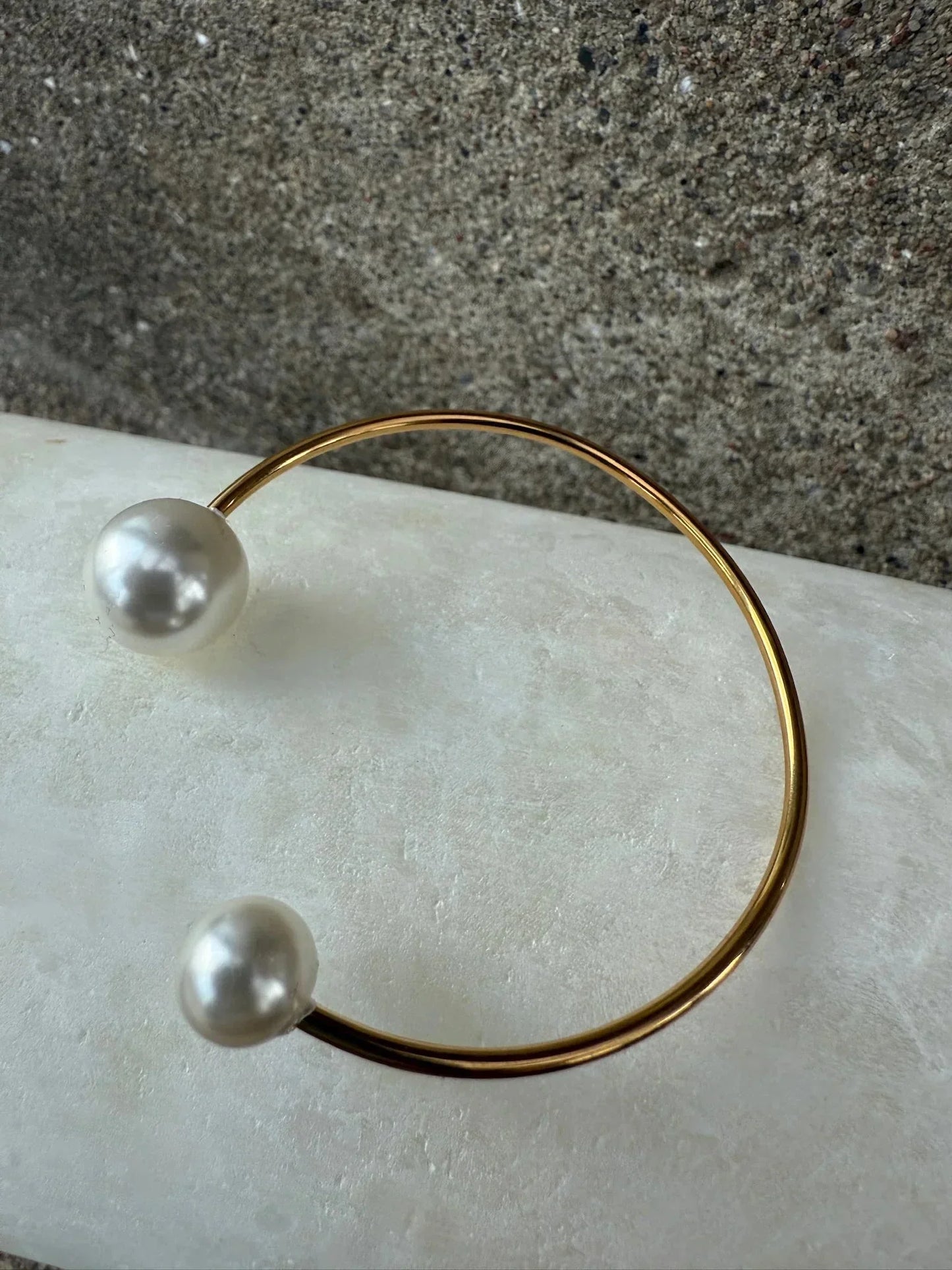 Andcopenhagen - Armbånd - 18 karat guldbelagt stainless steel - Bangle pearl