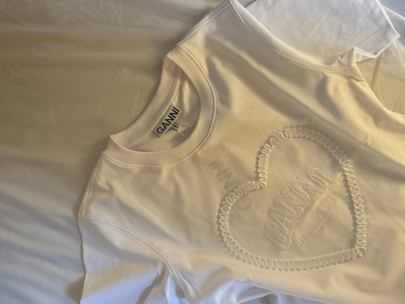 Ganni - T-shirt - Bright White - Heavy Cotton Heart - Drop