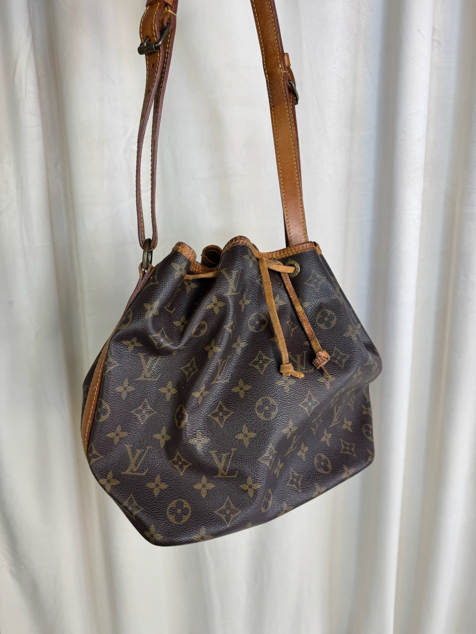 Louis Vuitton -  Monogram petite noé - Skuldertaske - Secondhand