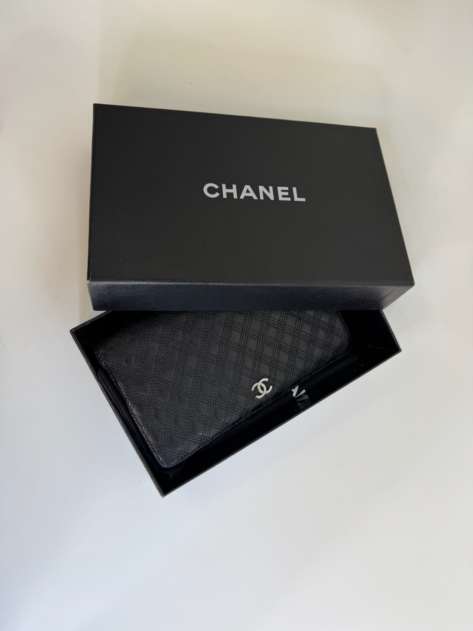 Chanel - Bifold wallet - Pung - Secondhand