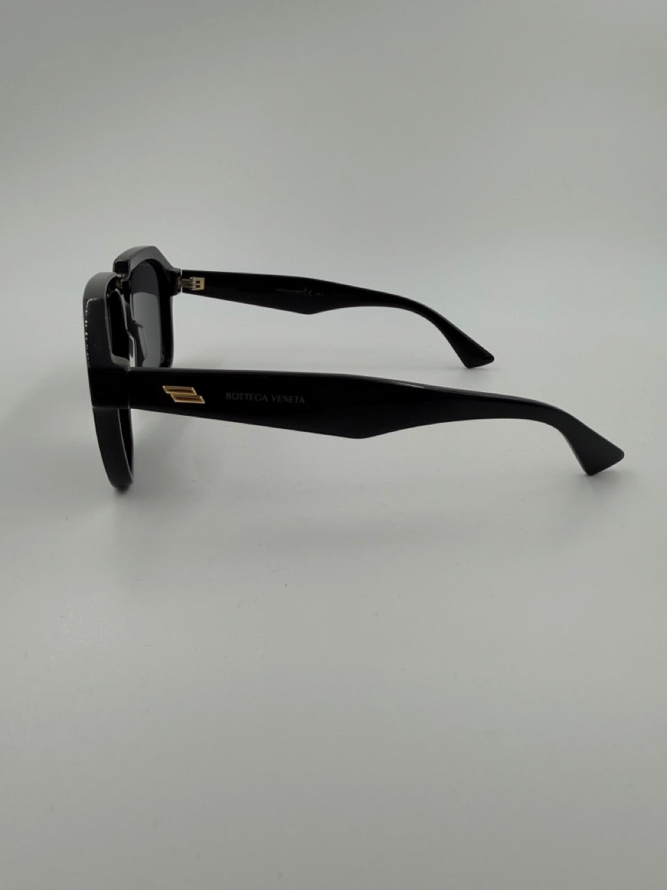 Bottega Veneta BV1035S - solbriller - sorte geometriske solbriller - secondhand