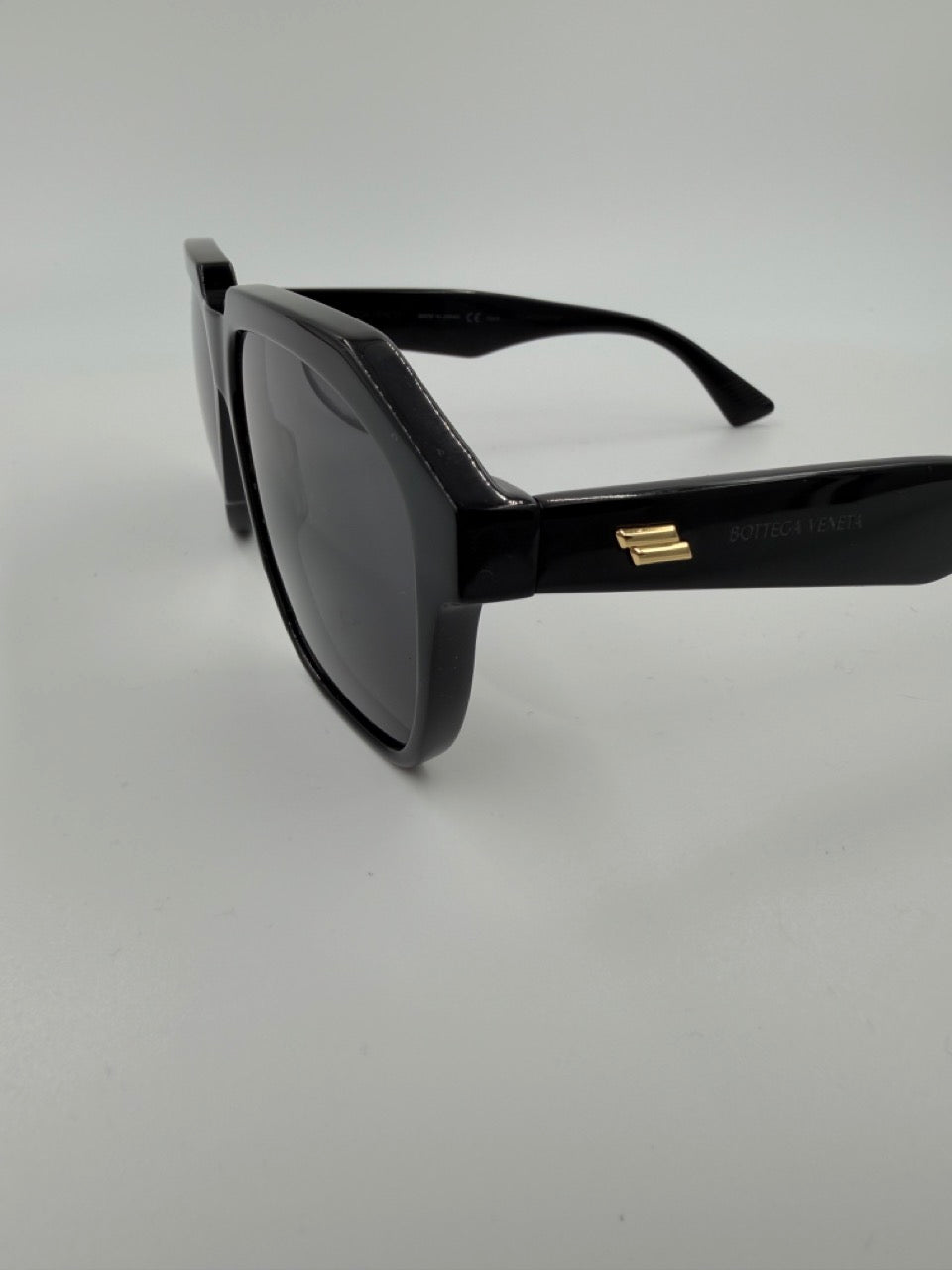 Bottega Veneta BV1035S - solbriller - sorte geometriske solbriller - secondhand
